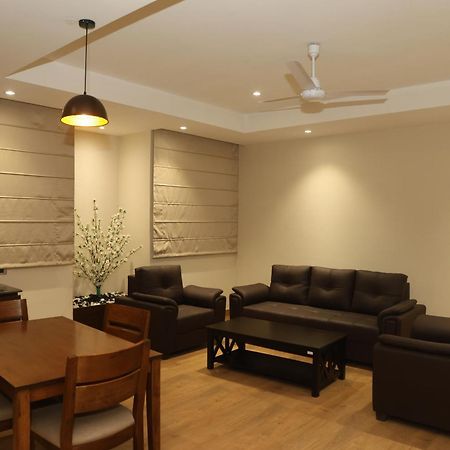 Rohika Aau-Igh Hotel Гувахати Екстериор снимка